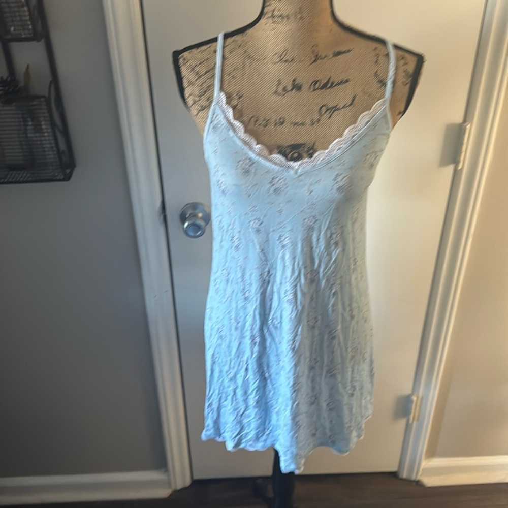 STRIPE & STARE size small blue nightgown